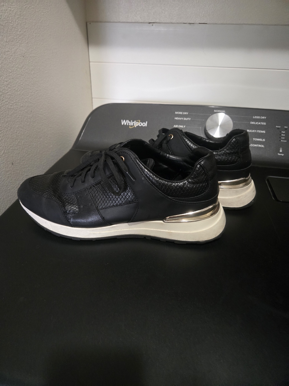 Zara Men's Fashion Sneakers with Gold Accent